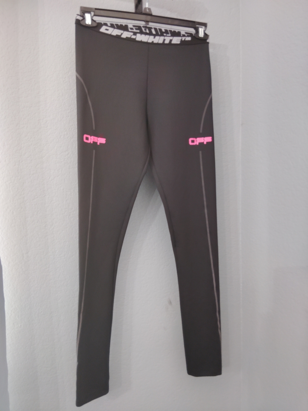 Off-White Black Leggings with Pink OFF Logos!! 🖤🩷 - Picture 11 of 13